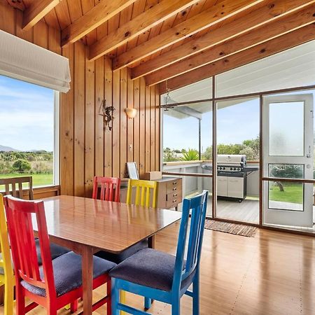 Queenie - Waikanae Beach Holiday Home Esterno foto