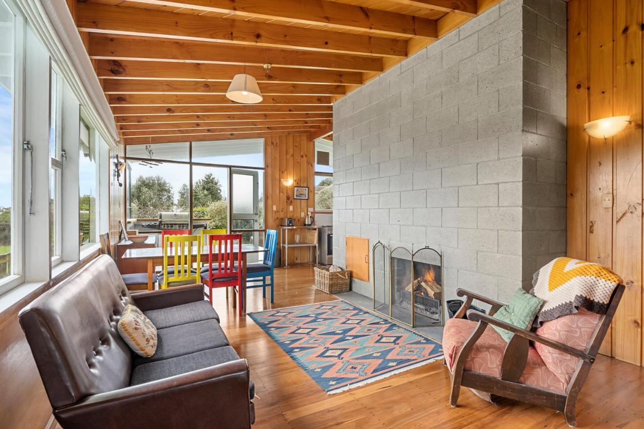 Queenie - Waikanae Beach Holiday Home Esterno foto